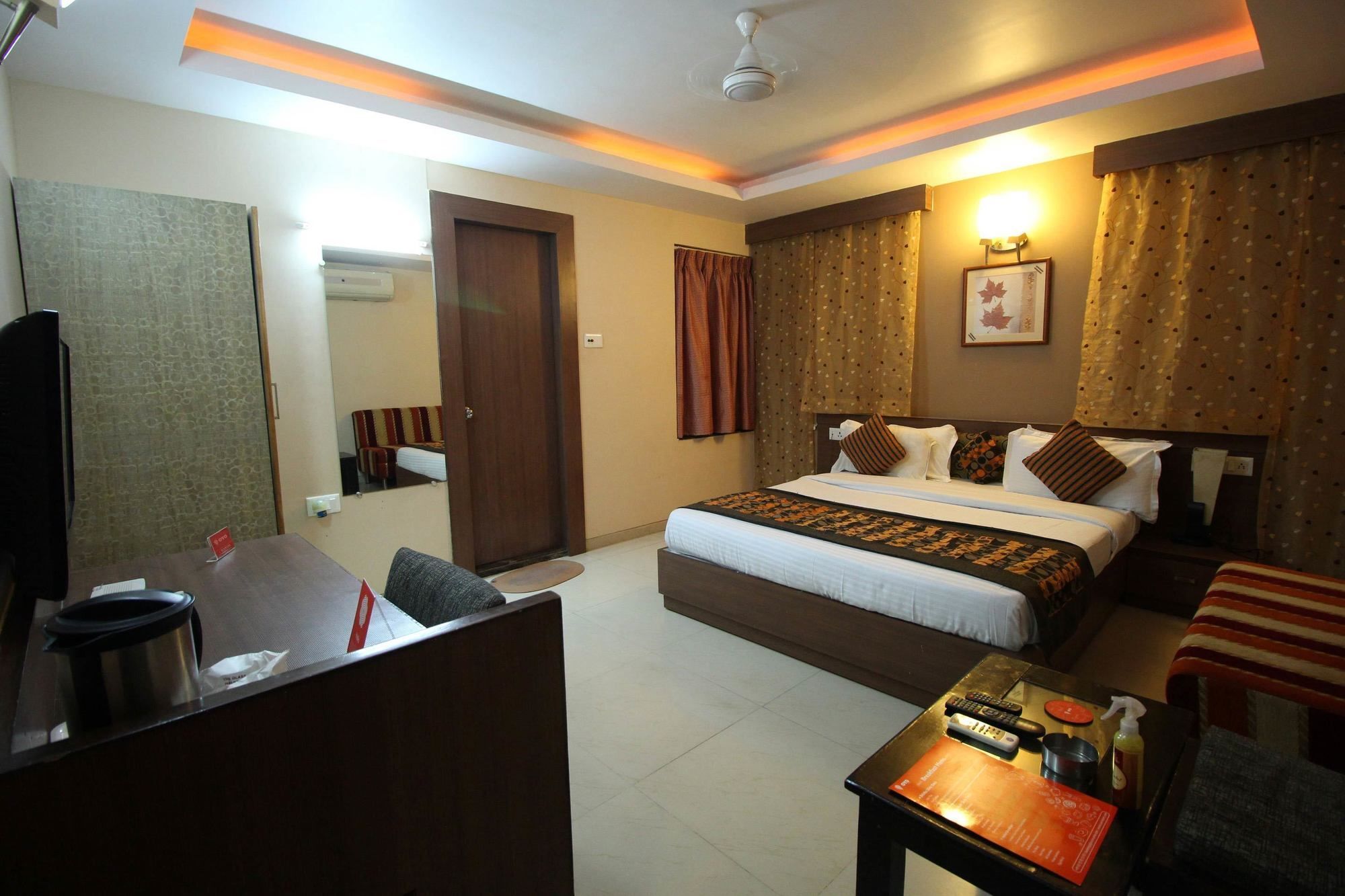 Oyo 4161 Hotel Shailly Inn 阿穆达巴 外观 照片
