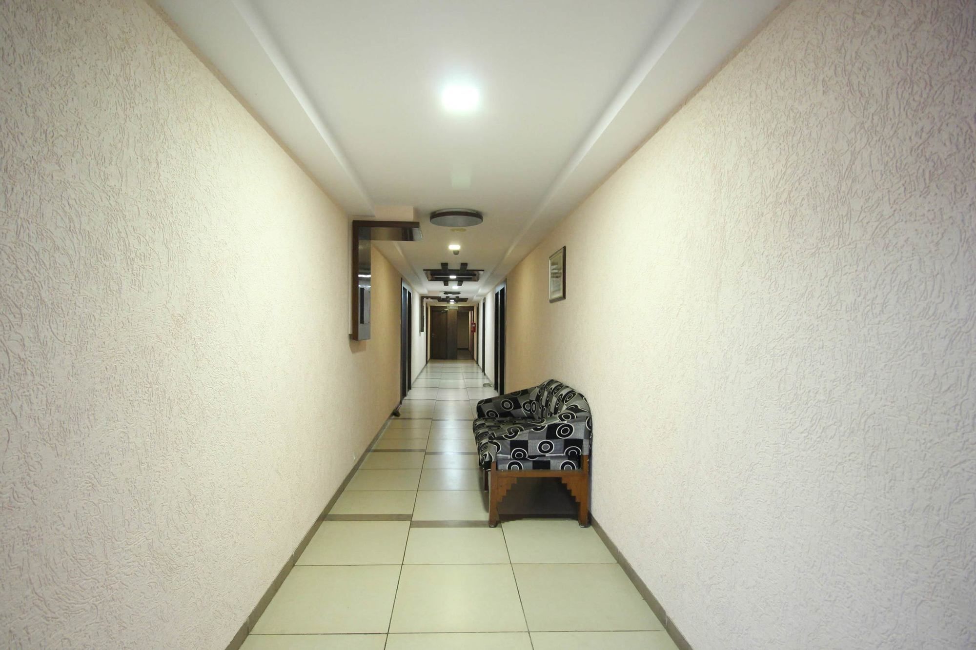 Oyo 4161 Hotel Shailly Inn 阿穆达巴 外观 照片