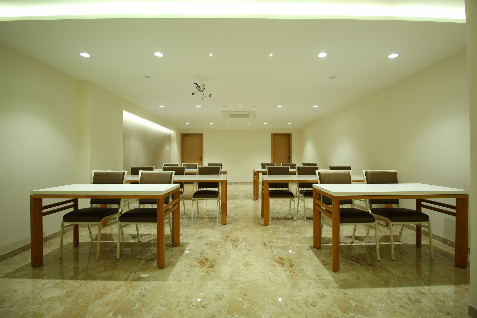 Oyo 4161 Hotel Shailly Inn 阿穆达巴 外观 照片