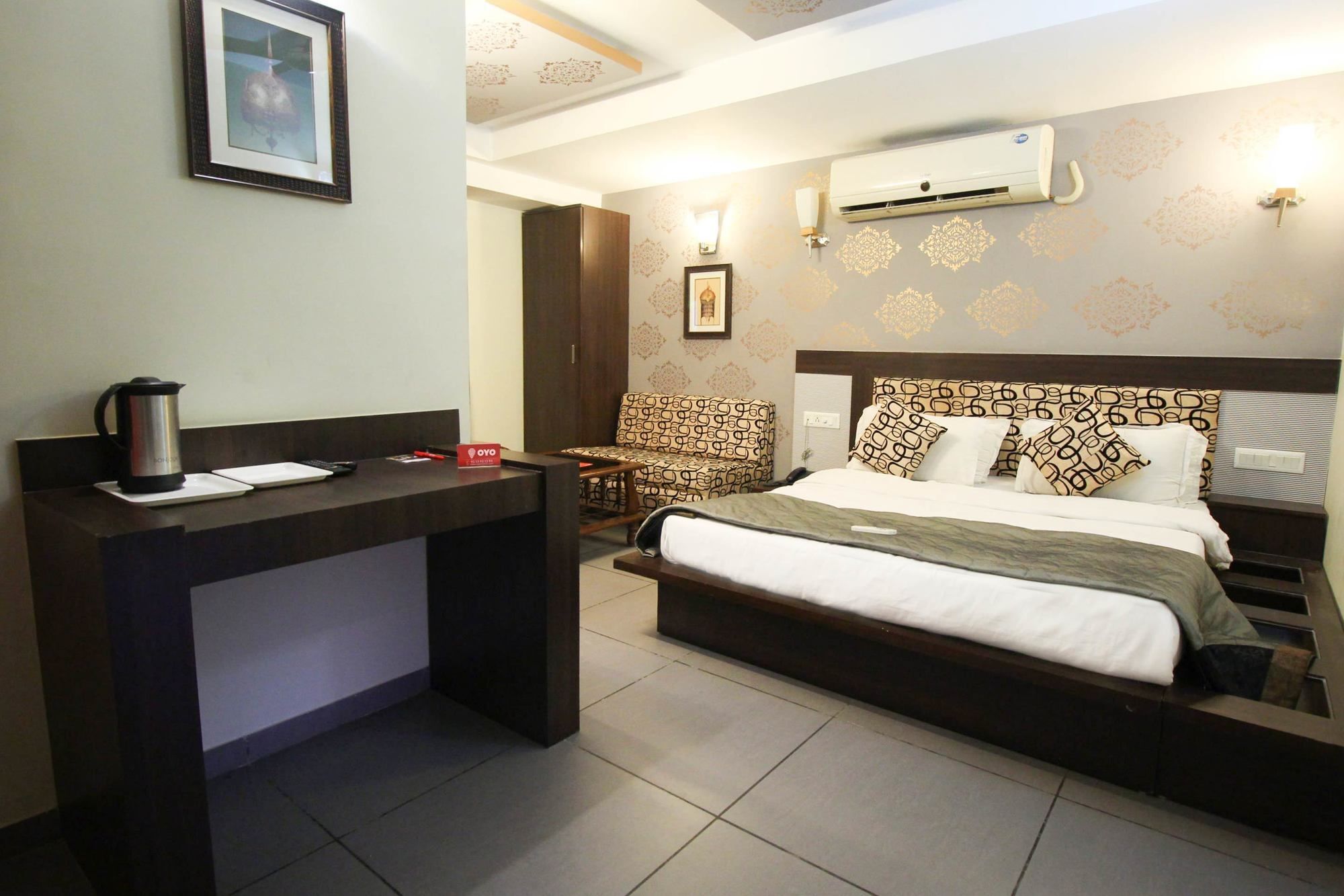 Oyo 4161 Hotel Shailly Inn 阿穆达巴 外观 照片